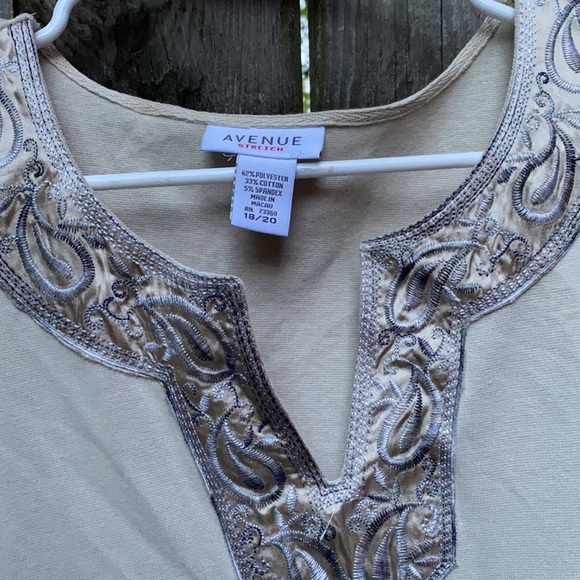 Avenue Tan top sz. 18/20 - Picture 2 of 2